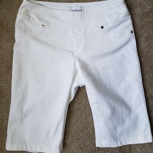 Peck & Peck White Pull On Shorts